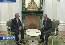 Владимир Путин и Владимир Воронин. Кадр "Вестей"