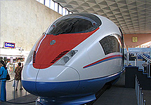 Макет головного вагона поезда Velaro RUS, фото Андрея Сурикова, Wikimedia Commons