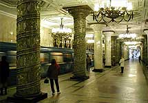 Метро в Петербурге. Фото Cardriver.Ru