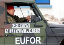 Сотрудник военной полиции Германии - участник одной из операций EUFOR. Фото с сайта bundestag.de