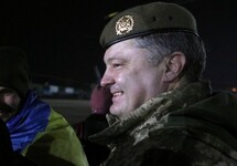 Петр Порошенко на встрече с освобожденными из плена. Фото: president.gov.ua