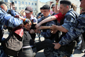 Задержание Рэйды Линн на "Радужном митинге" 31.05.2014. Фото Евгении Михеевой/Грани.Ру